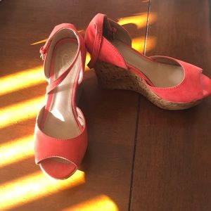 Size 6 women’s coral wedges